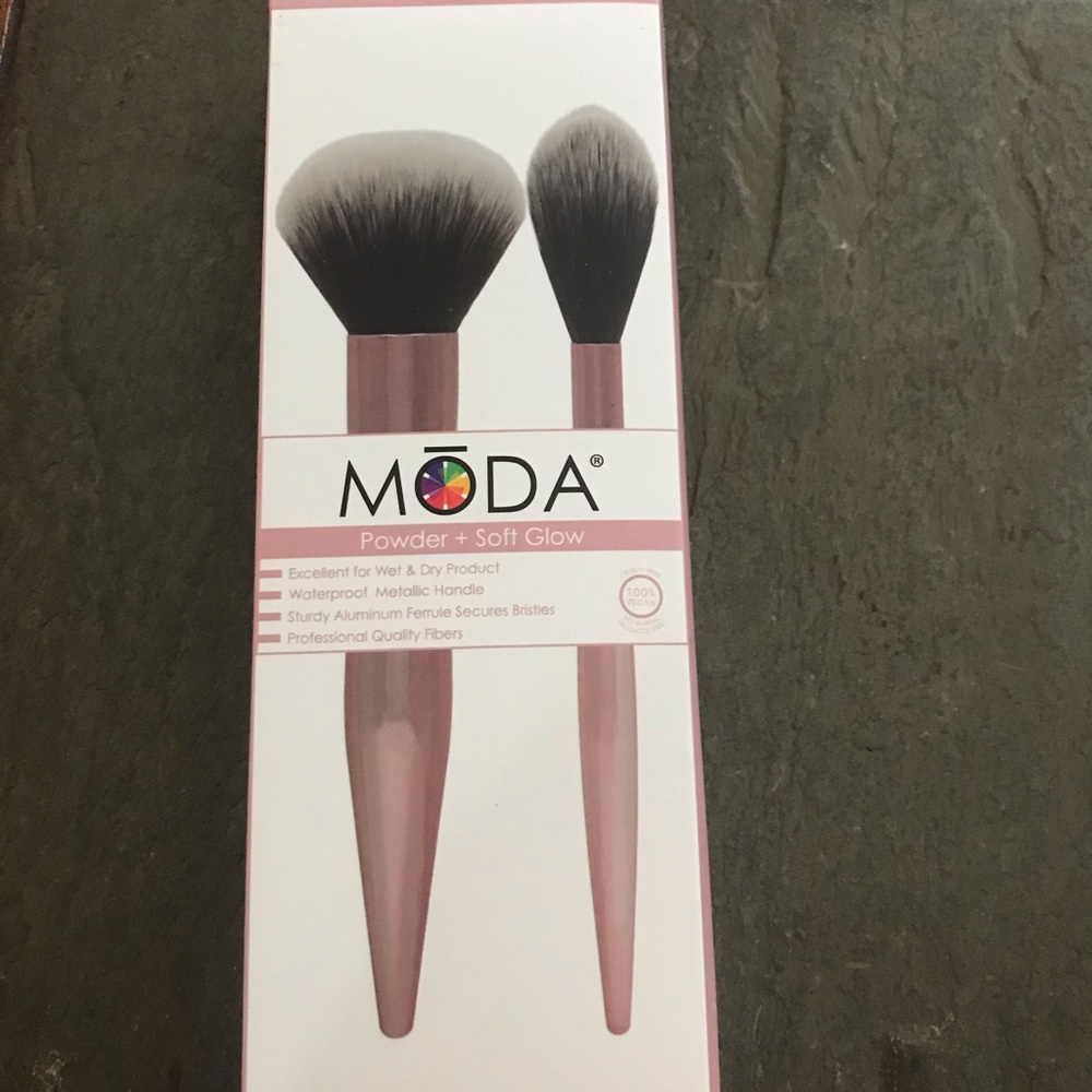 Moda Brushes Powder and highlight